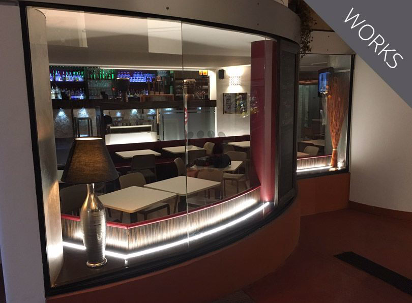 Interior de un bar