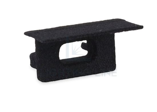 Imagen de Tapa negra con agujero para cable de alimentación para perfil en aluminio empotrado RE15-16